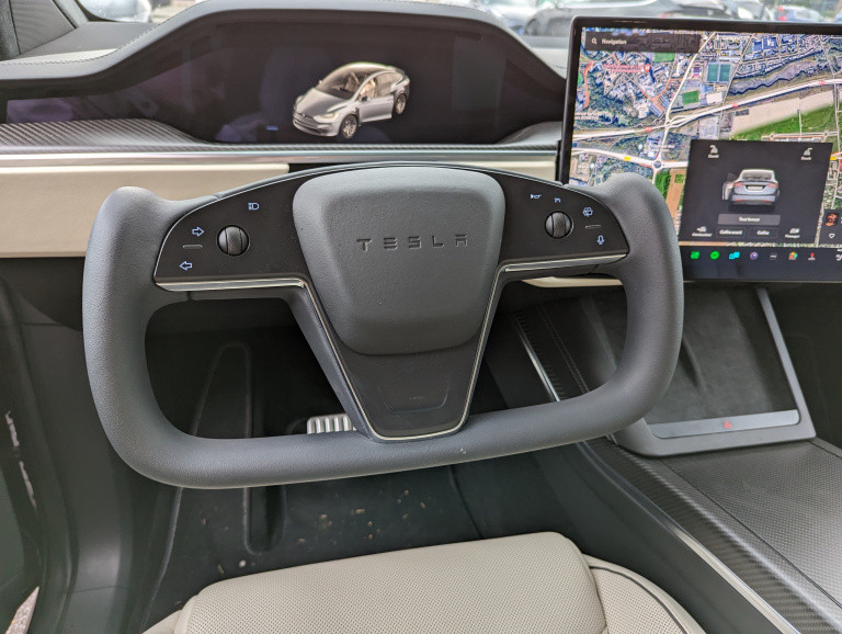 “C'est nul, ça ne sert à rien” les propriétaires de Tesla s'énervent contre un élément essentiel de leur voiture “C'est nul, ça ne sert à rien” les propriétaires de Tesla s'énervent contre un élément essentiel de leur voiture