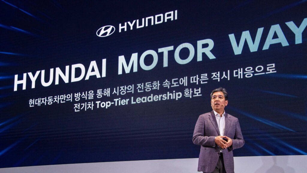 Jaehoon Chang, président de Hyundai, face aux investisseurs // Source : Hyundai Jaehoon Chang, président de Hyundai, face aux investisseurs // Source : Hyundai