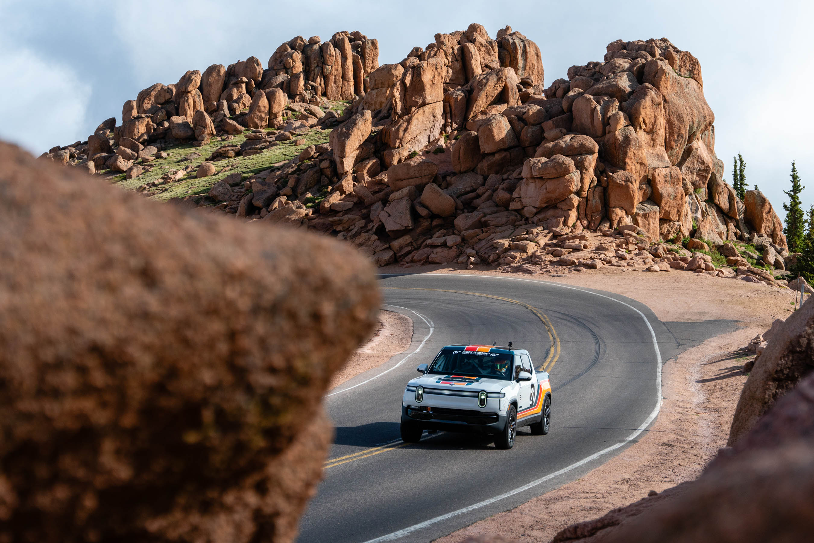 Rivian R1T à la course de côte internationale de Pikes Peak 2024