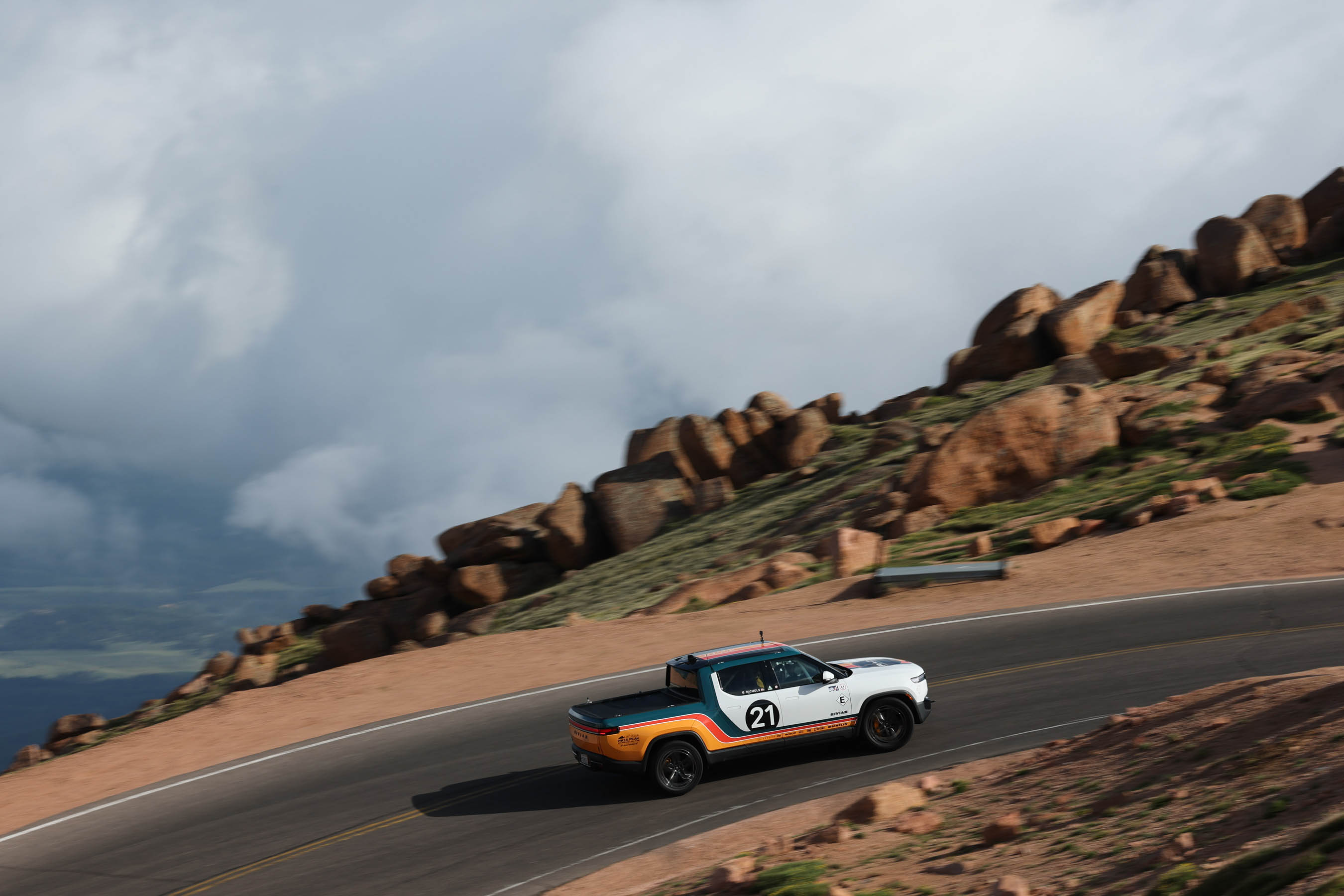 Rivian R1T à la course de côte internationale de Pikes Peak 2024